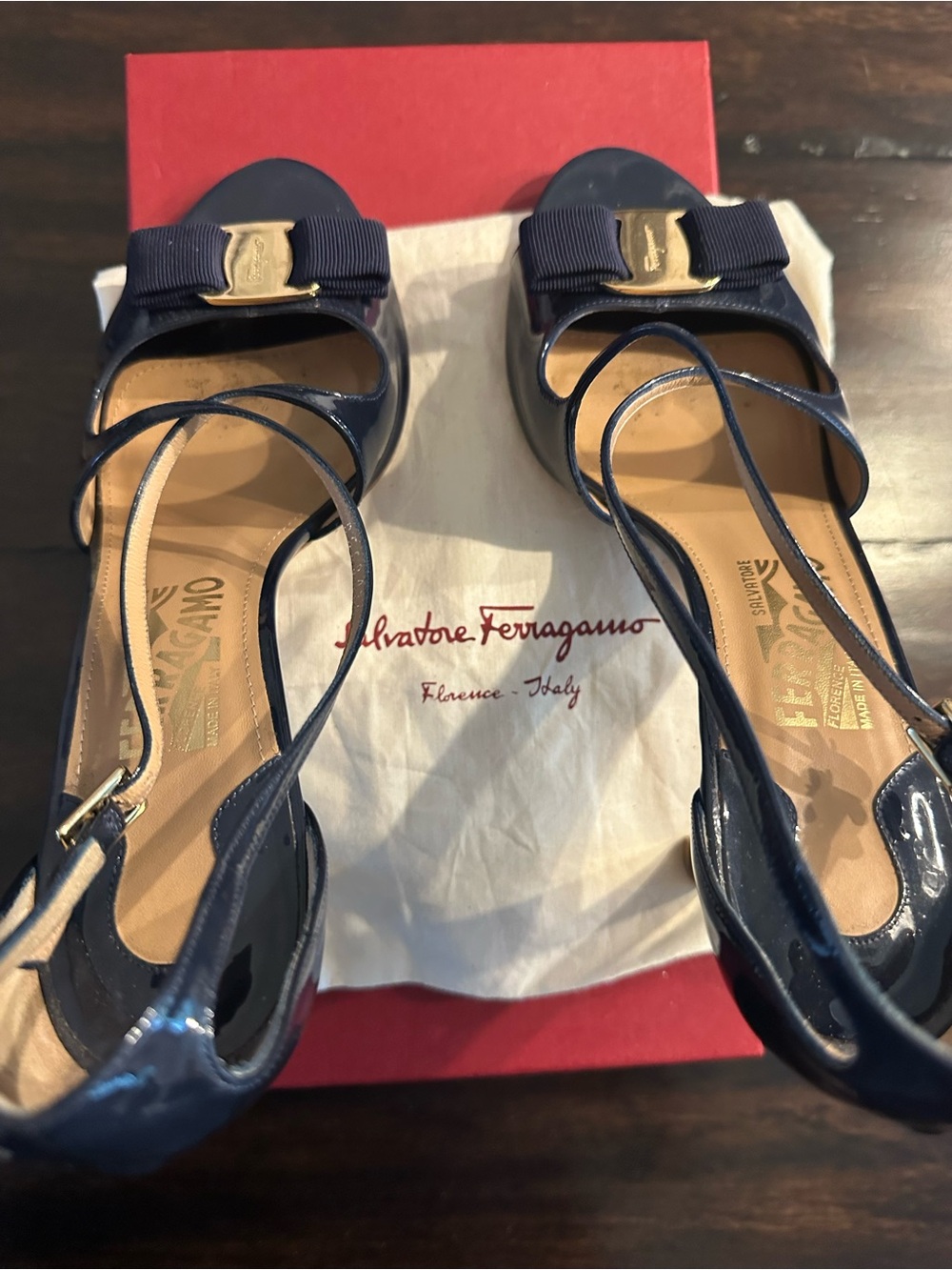 Salvatore Ferragamo Navy Patent Bow Slingback Heels with Gold Accent. Gabrielle - Picture 6 of 8